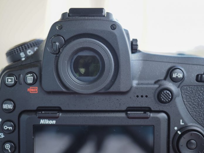Nikon D850 Vizör kapağı Açık
