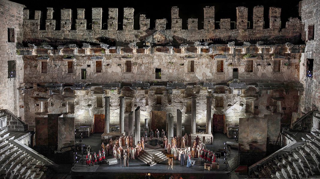 Antalya Esintisi: Dans ve 5 Fotoğraf