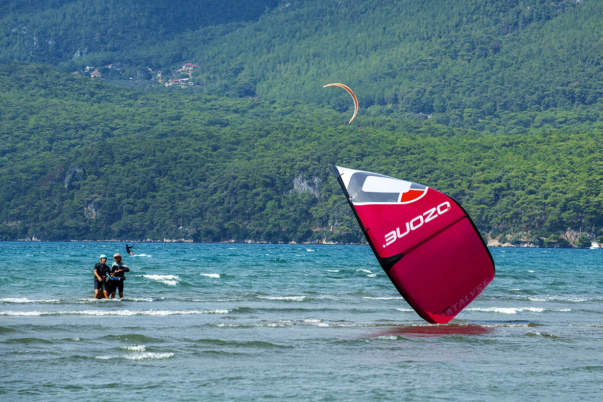 Uçurtma sörfü (Kitesurfing) Uçurtma sörfü (Kitesurfing)