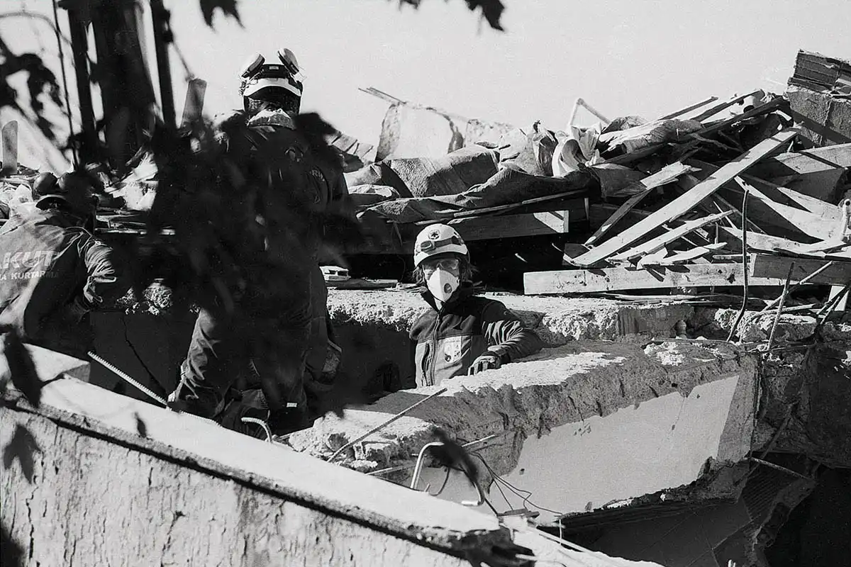 Deprem bölgesinde görev yapan fotoğrafçılara öneriler